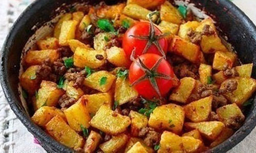 жареный картофель с фаршем